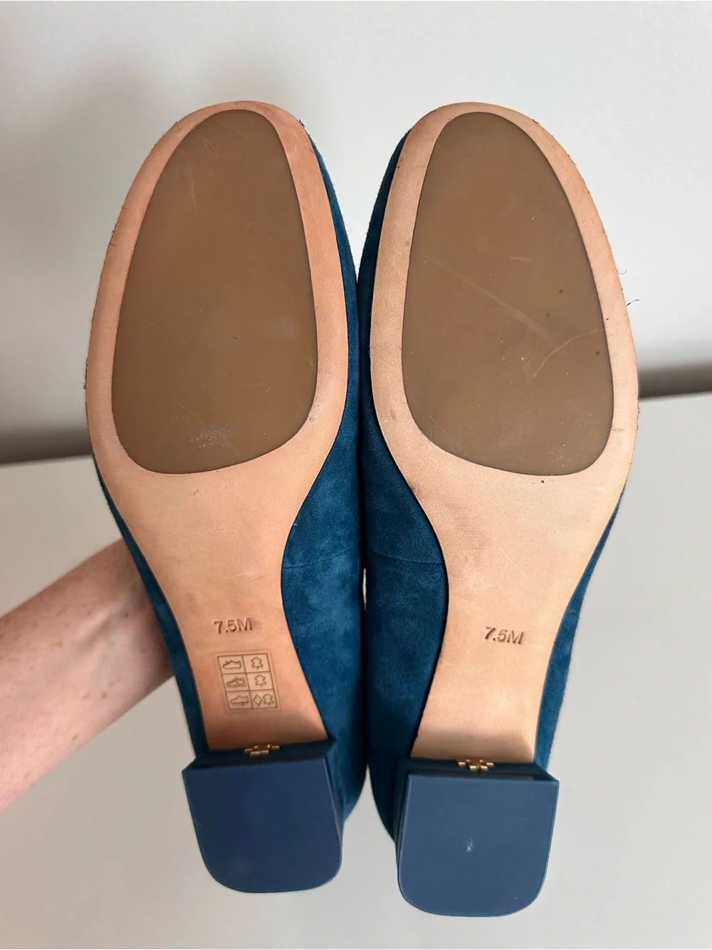 Tory Burch Gigi Suede Logo Pumps Teal Block Heel Size 7.5 Like New